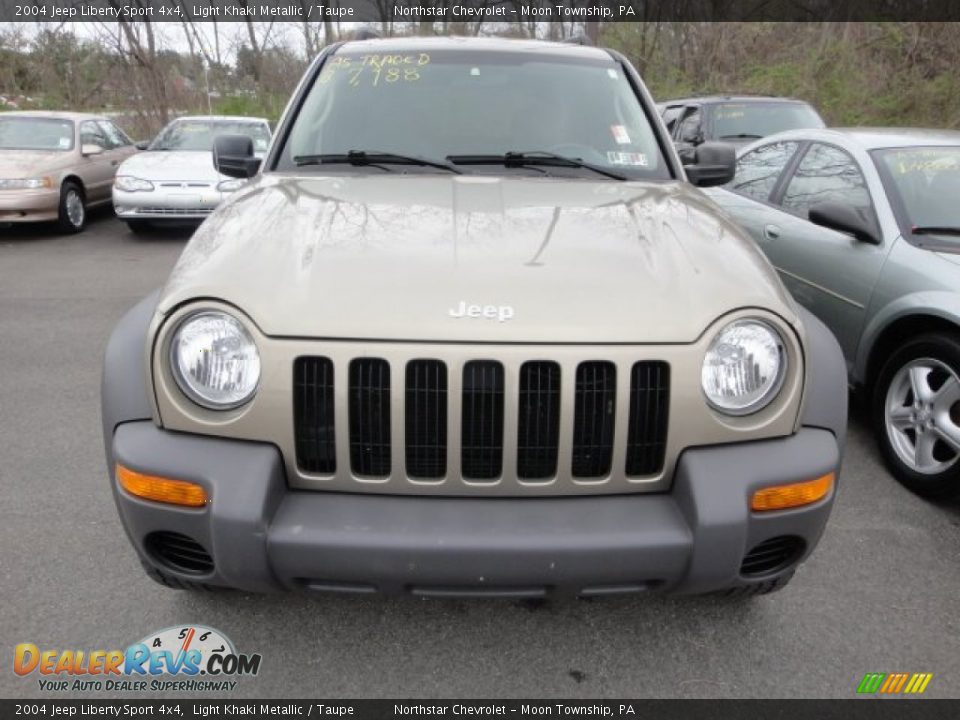 2004 Jeep Liberty Sport 4x4 Light Khaki Metallic / Taupe Photo #6