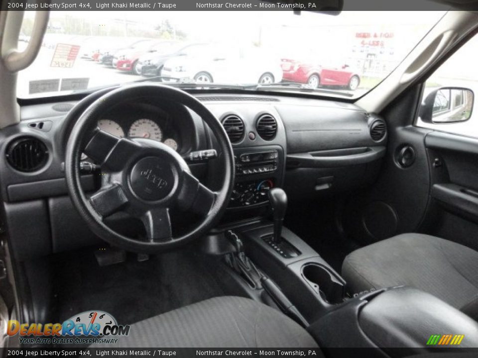 2004 Jeep Liberty Sport 4x4 Light Khaki Metallic / Taupe Photo #10