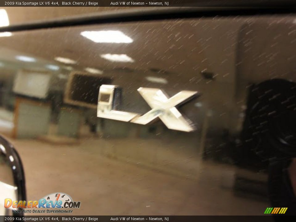 2009 Kia Sportage LX V6 4x4 Black Cherry / Beige Photo #18