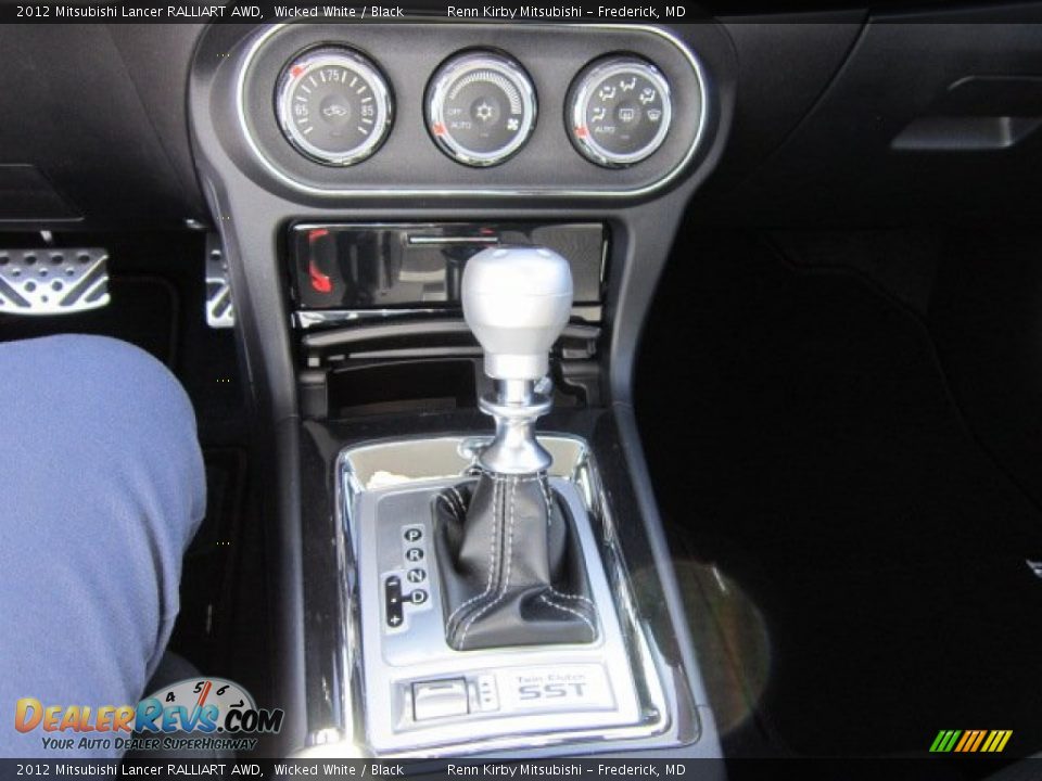 2012 Mitsubishi Lancer RALLIART AWD Shifter Photo #18