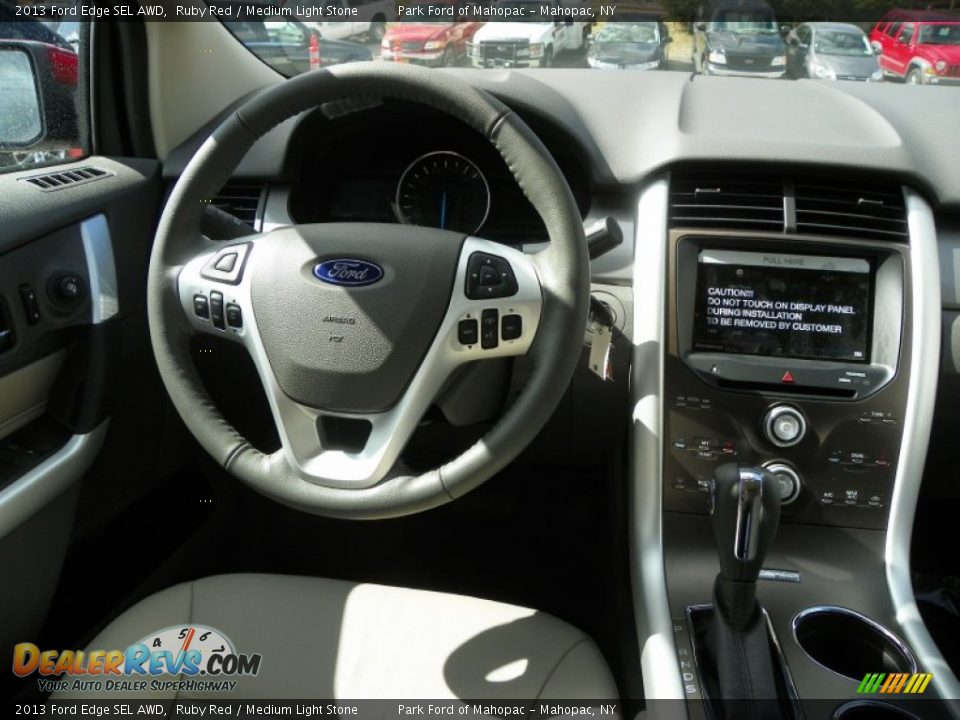 Dashboard of 2013 Ford Edge SEL AWD Photo #18