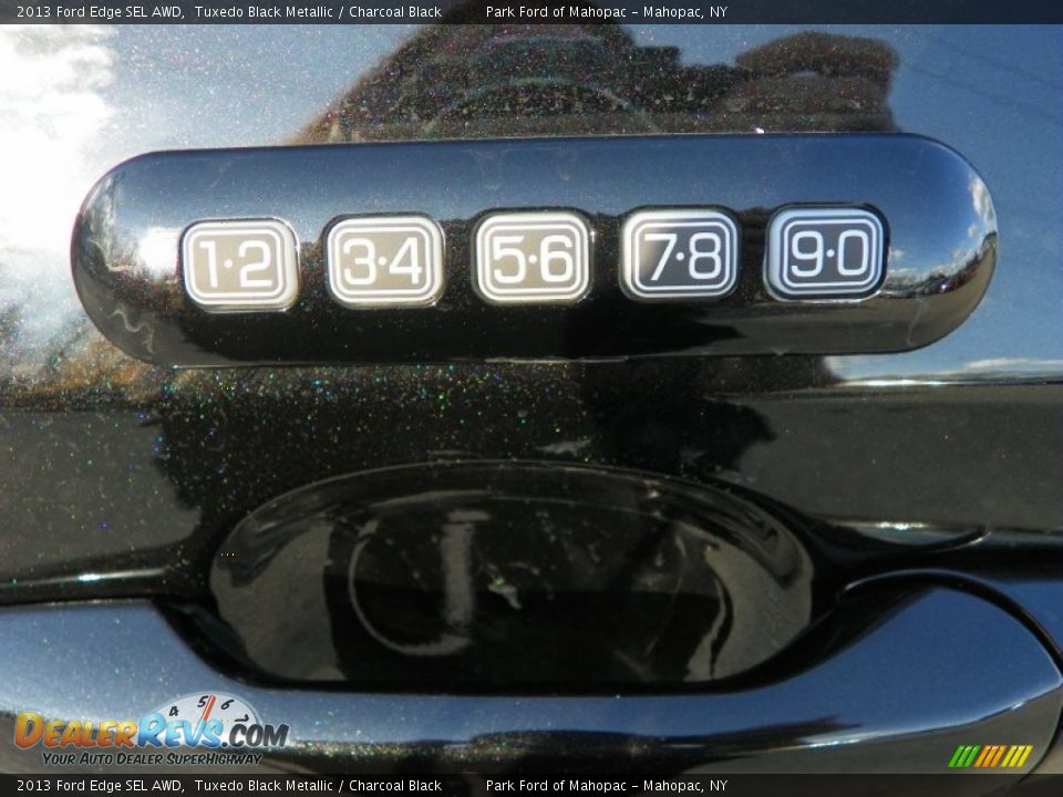 2013 Ford Edge SEL AWD Tuxedo Black Metallic / Charcoal Black Photo #10