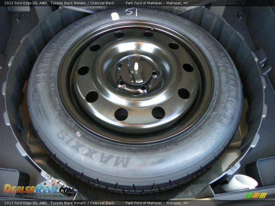 Tool Kit of 2013 Ford Edge SEL AWD Photo #17