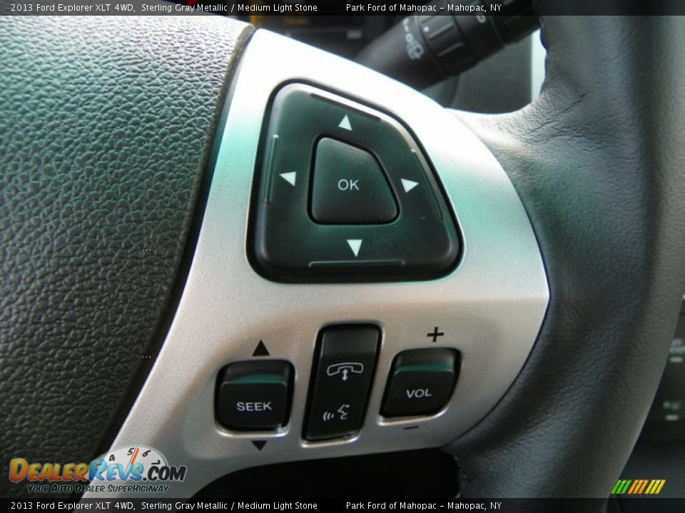 Controls of 2013 Ford Explorer XLT 4WD Photo #27