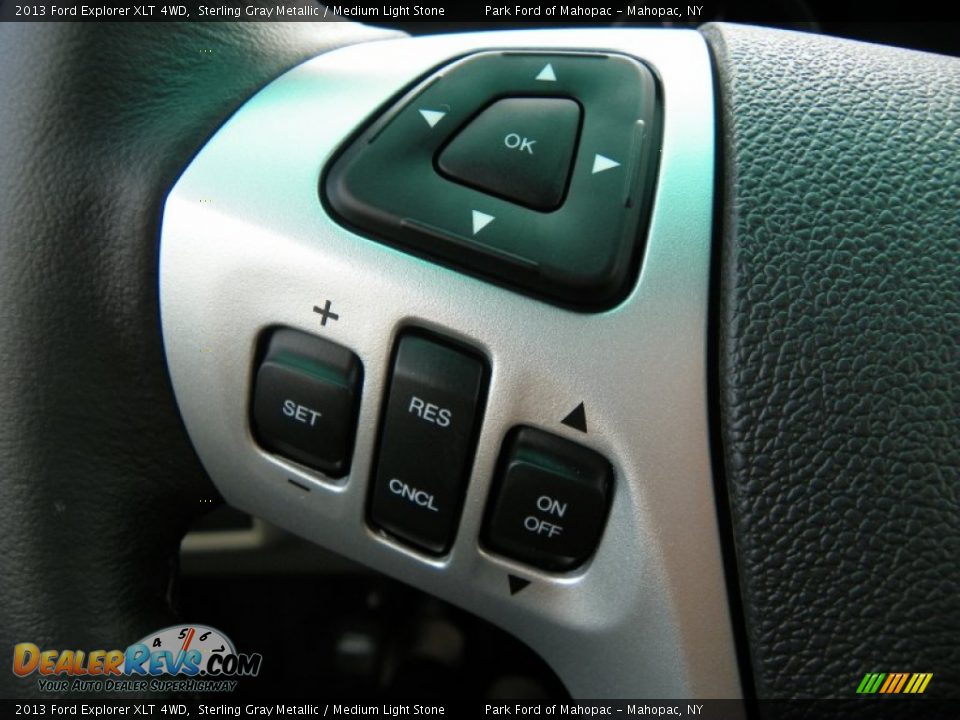 Controls of 2013 Ford Explorer XLT 4WD Photo #28