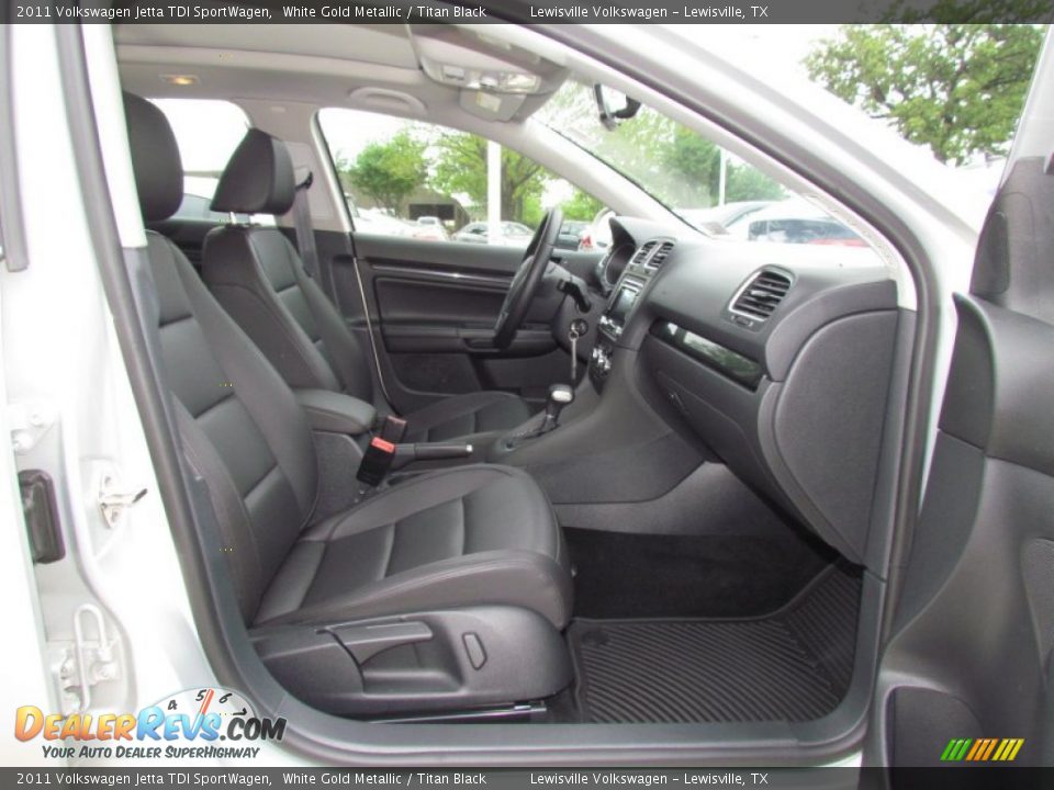 2011 Volkswagen Jetta TDI SportWagen White Gold Metallic / Titan Black Photo #10
