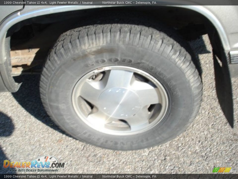 1999 Chevrolet Tahoe LS 4x4 Light Pewter Metallic / Neutral Photo #7