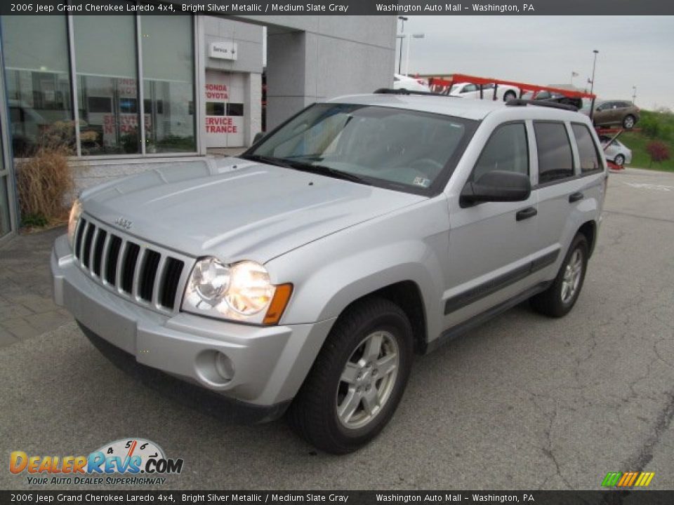 2006 Jeep Grand Cherokee Laredo 4x4 Bright Silver Metallic / Medium Slate Gray Photo #2