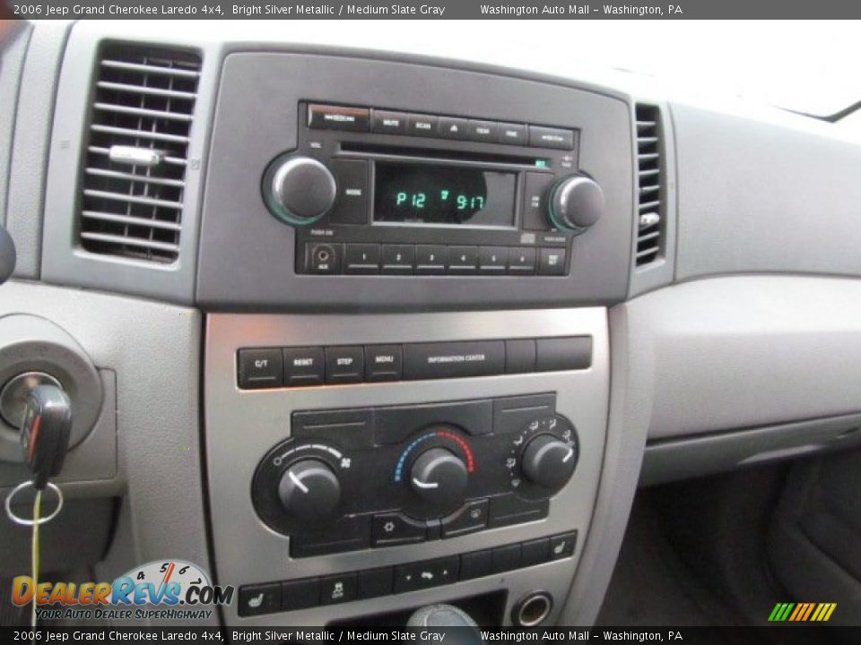 2006 Jeep Grand Cherokee Laredo 4x4 Bright Silver Metallic / Medium Slate Gray Photo #14