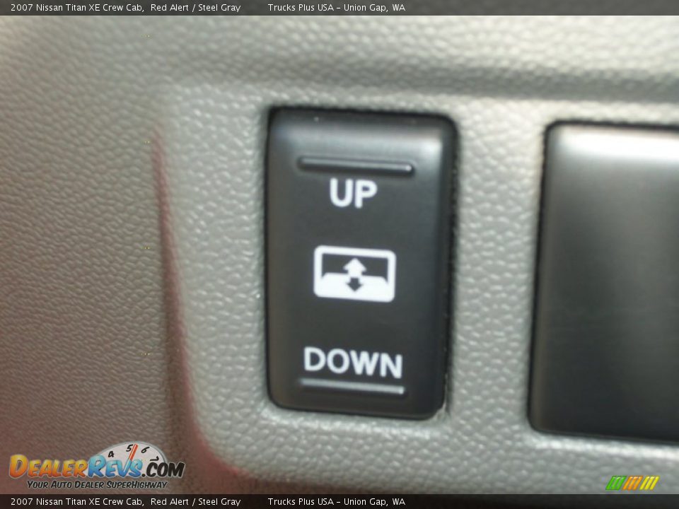 2007 Nissan Titan XE Crew Cab Red Alert / Steel Gray Photo #18