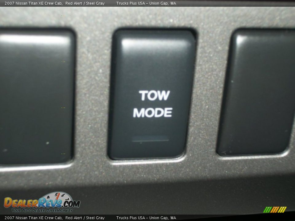2007 Nissan Titan XE Crew Cab Red Alert / Steel Gray Photo #20