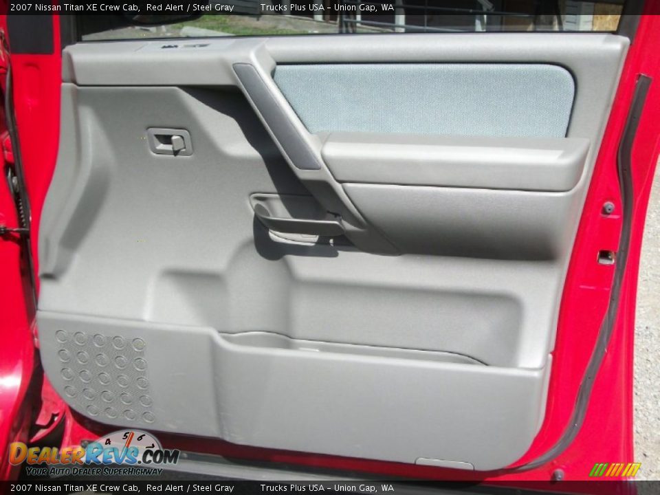 2007 Nissan Titan XE Crew Cab Red Alert / Steel Gray Photo #26
