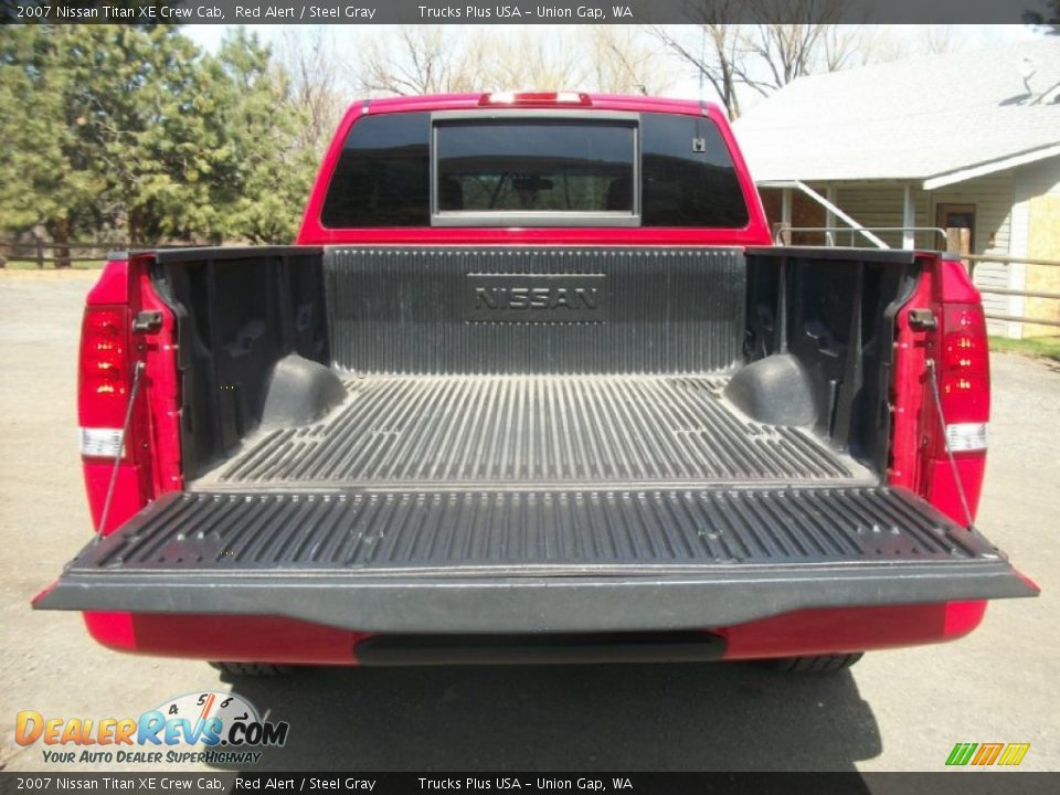 2007 Nissan Titan XE Crew Cab Red Alert / Steel Gray Photo #31
