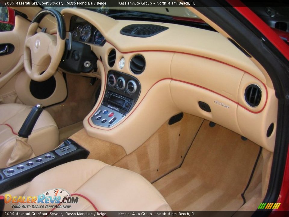 Dashboard of 2006 Maserati GranSport Spyder Photo #21