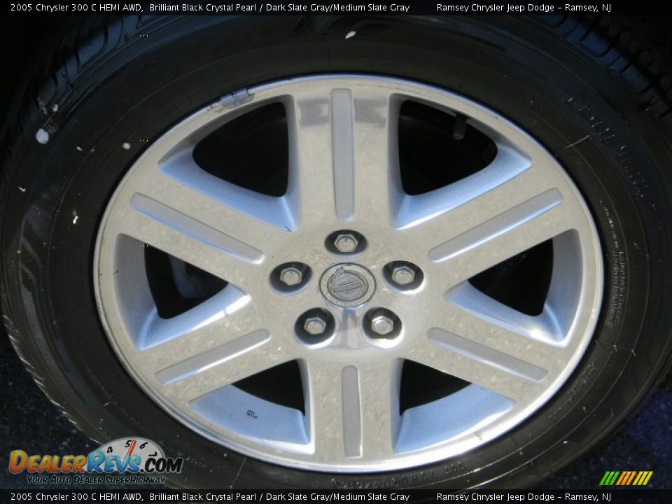 2005 Chrysler 300 C HEMI AWD Brilliant Black Crystal Pearl / Dark Slate Gray/Medium Slate Gray Photo #11