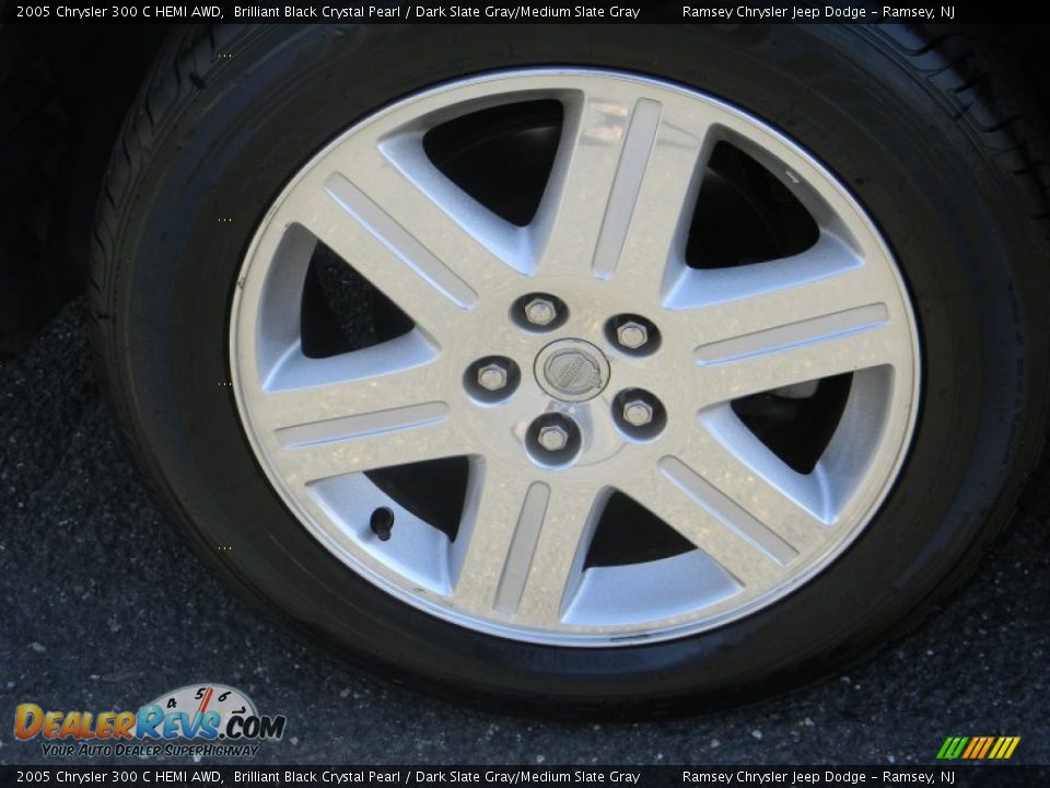 2005 Chrysler 300 C HEMI AWD Brilliant Black Crystal Pearl / Dark Slate Gray/Medium Slate Gray Photo #12