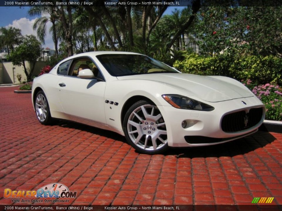 Front 3/4 View of 2008 Maserati GranTurismo  Photo #1