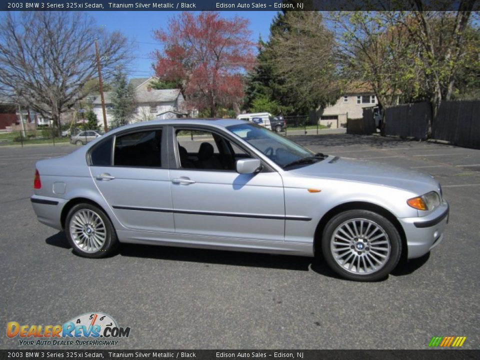 2003 BMW 3 Series 325xi Sedan Titanium Silver Metallic / Black Photo #10