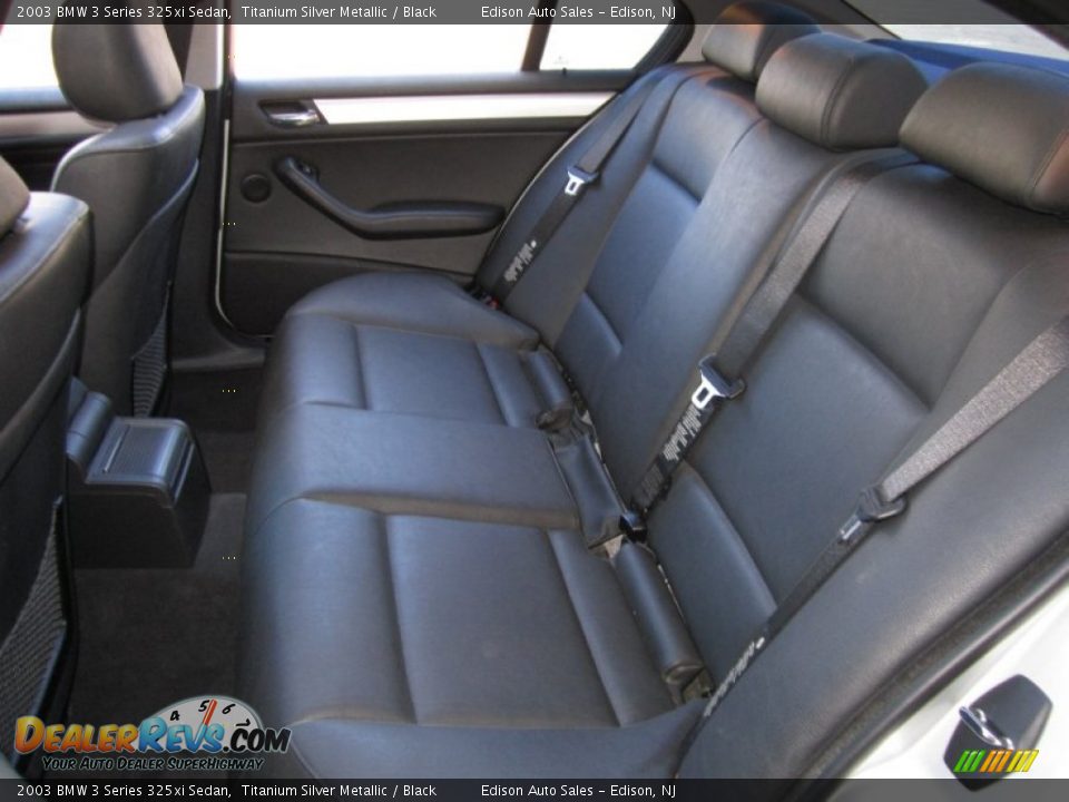 2003 BMW 3 Series 325xi Sedan Titanium Silver Metallic / Black Photo #17
