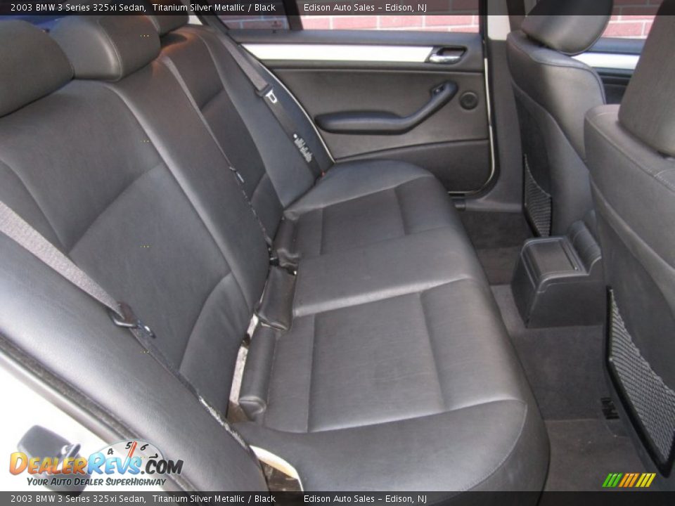 2003 BMW 3 Series 325xi Sedan Titanium Silver Metallic / Black Photo #18