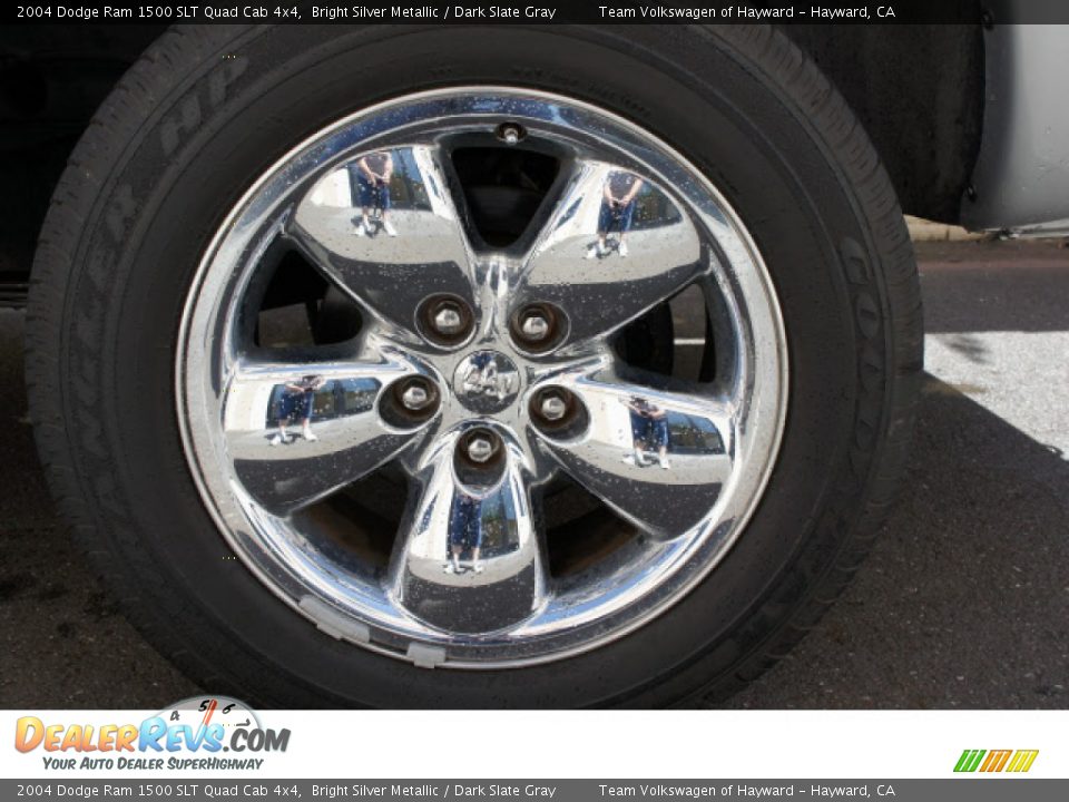 2004 Dodge Ram 1500 SLT Quad Cab 4x4 Bright Silver Metallic / Dark Slate Gray Photo #9