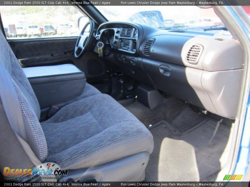 2001 Dodge Ram 1500 SLT Club Cab 4x4 Intense Blue Pearl / Agate Photo #17