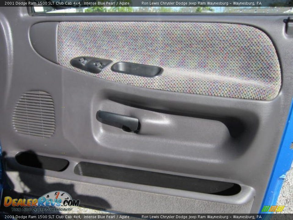 2001 Dodge Ram 1500 SLT Club Cab 4x4 Intense Blue Pearl / Agate Photo #18
