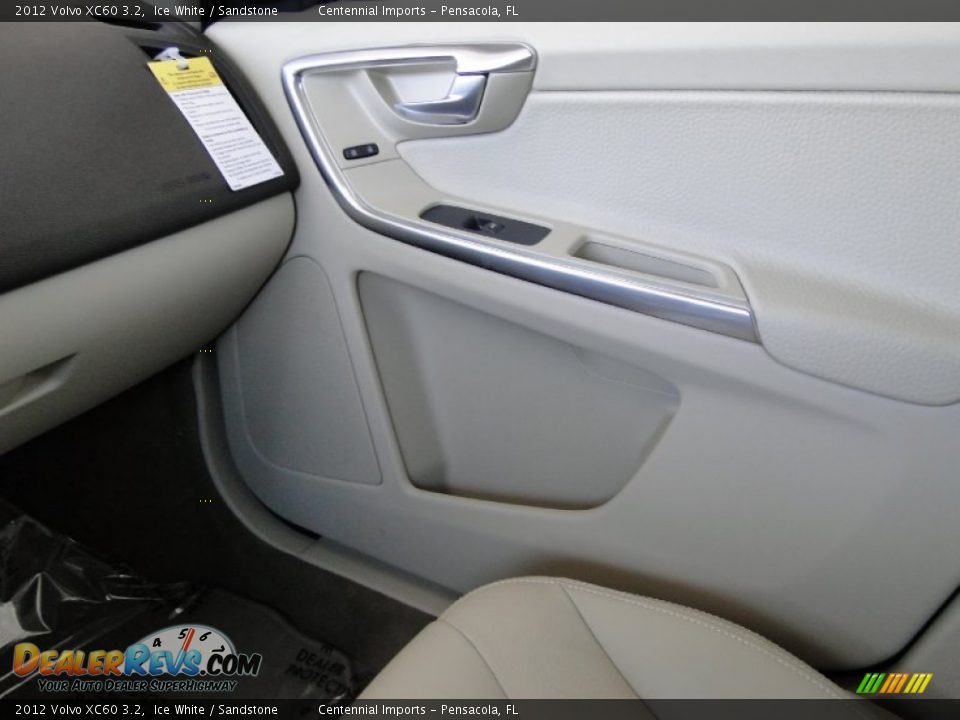 2012 Volvo XC60 3.2 Ice White / Sandstone Photo #16