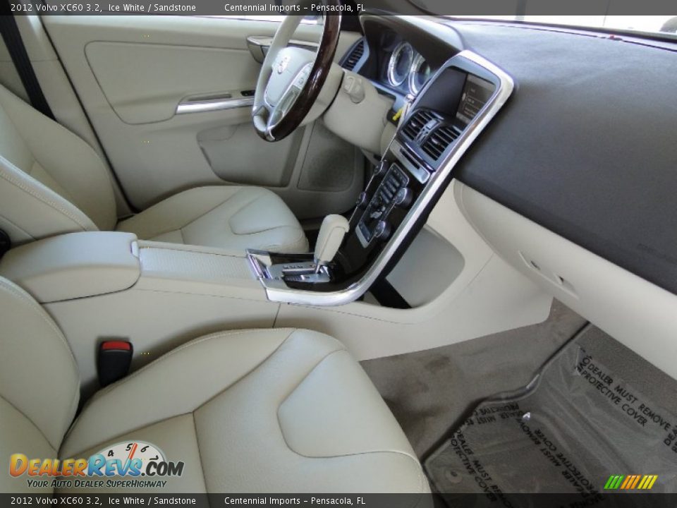 2012 Volvo XC60 3.2 Ice White / Sandstone Photo #17