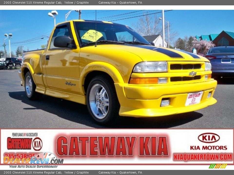 2003 Chevrolet S10 Xtreme Regular Cab Yellow / Graphite Photo #1