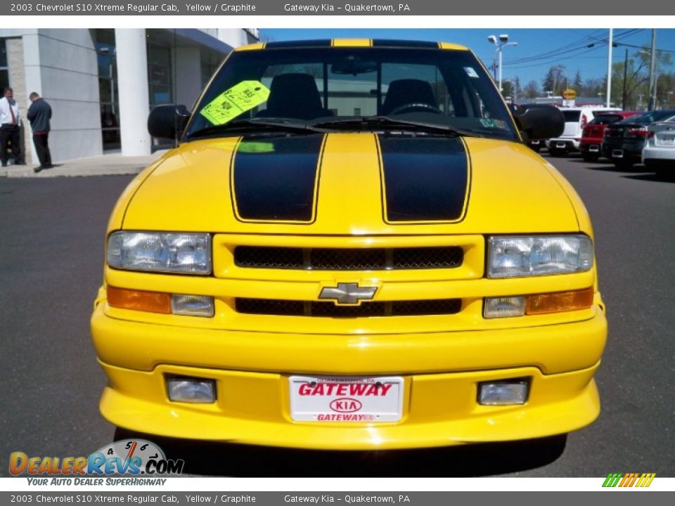 2003 Chevrolet S10 Xtreme Regular Cab Yellow / Graphite Photo #3