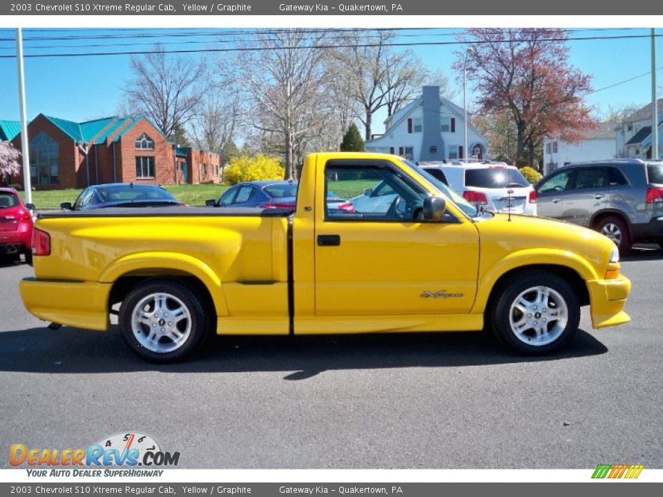 2003 Chevrolet S10 Xtreme Regular Cab Yellow / Graphite Photo #5