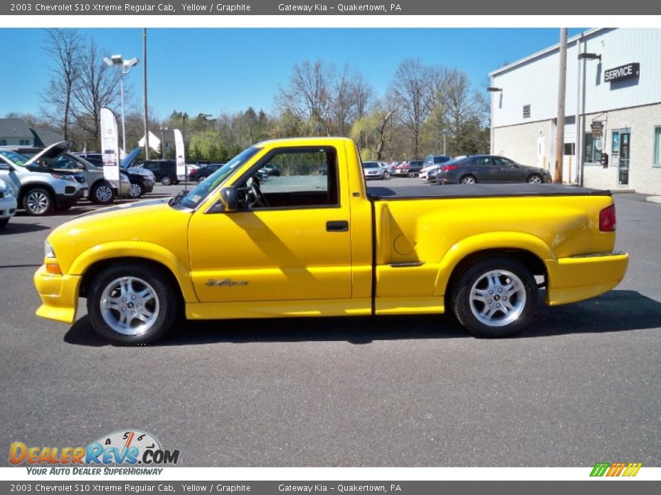 2003 Chevrolet S10 Xtreme Regular Cab Yellow / Graphite Photo #9