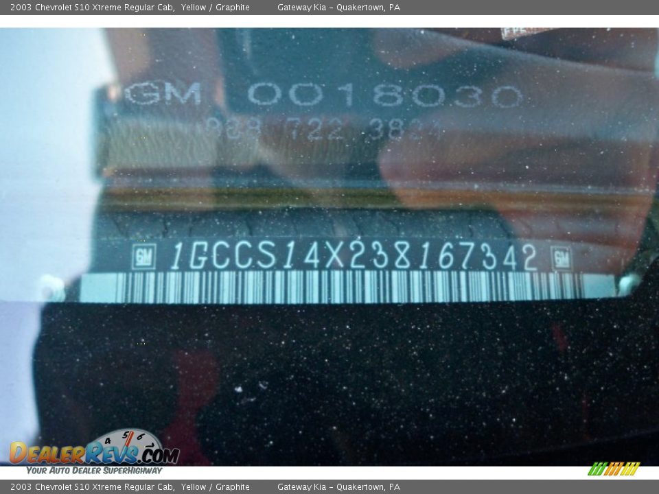 2003 Chevrolet S10 Xtreme Regular Cab Yellow / Graphite Photo #27