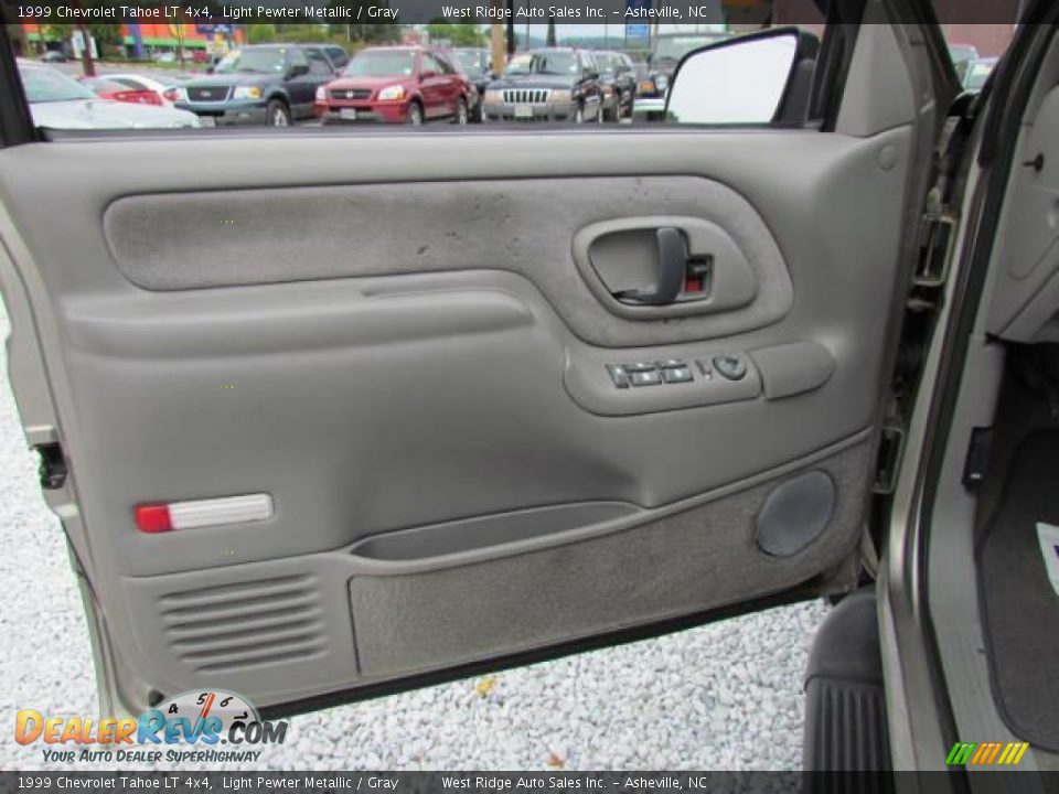 1999 Chevrolet Tahoe LT 4x4 Light Pewter Metallic / Gray Photo #15