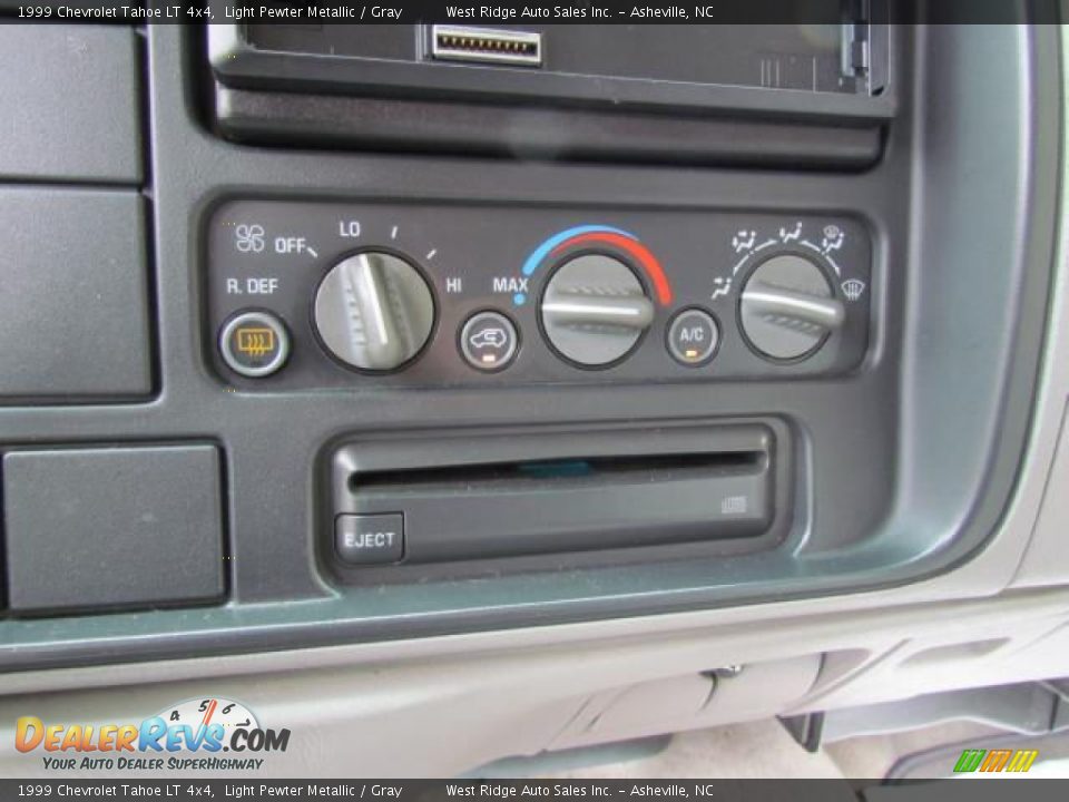 1999 Chevrolet Tahoe LT 4x4 Light Pewter Metallic / Gray Photo #19