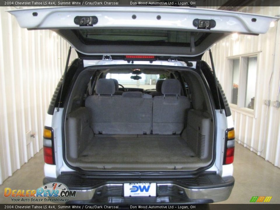 2004 Chevrolet Tahoe LS 4x4 Summit White / Gray/Dark Charcoal Photo #6