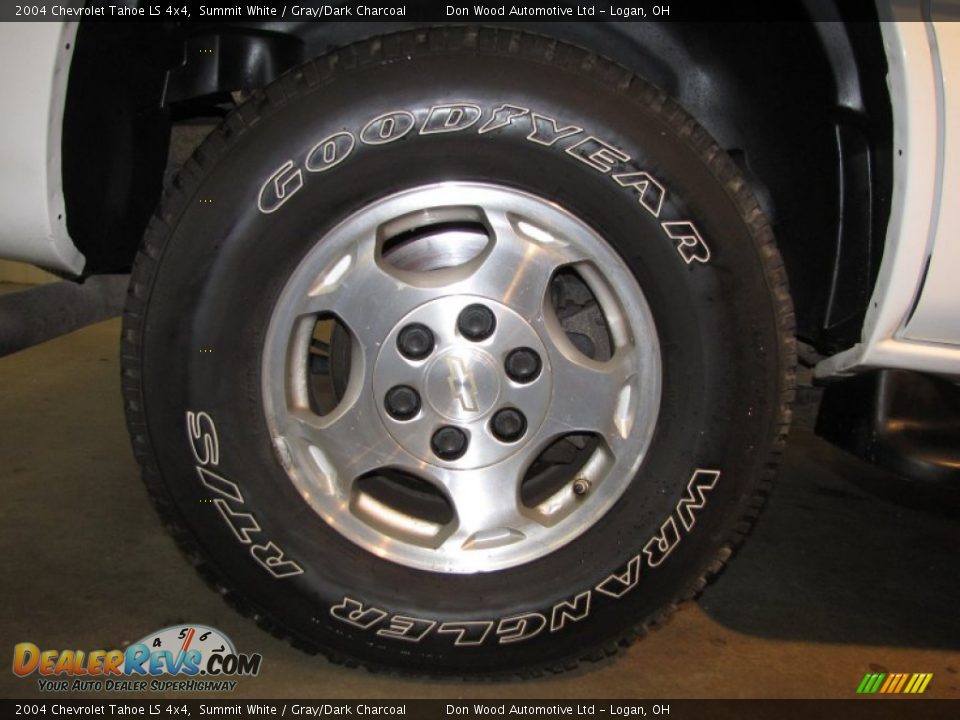 2004 Chevrolet Tahoe LS 4x4 Summit White / Gray/Dark Charcoal Photo #10