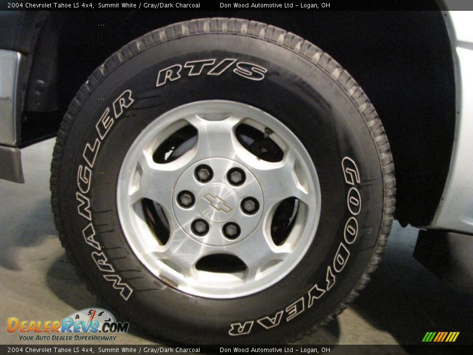2004 Chevrolet Tahoe LS 4x4 Summit White / Gray/Dark Charcoal Photo #12