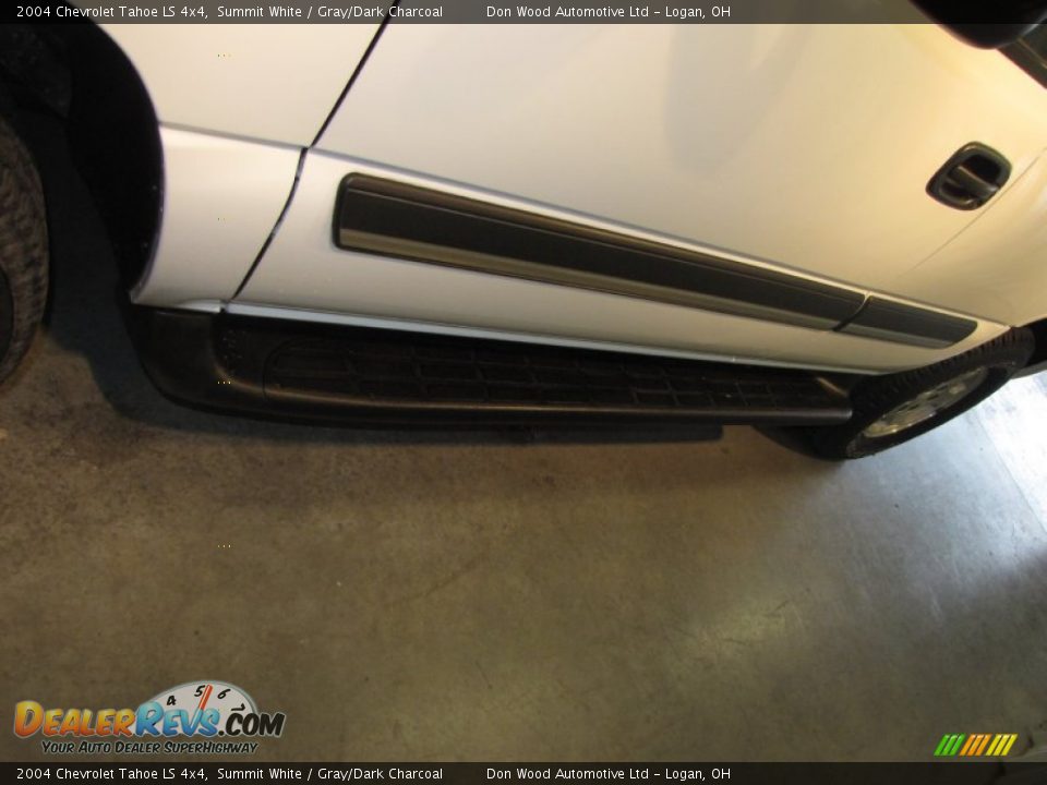 2004 Chevrolet Tahoe LS 4x4 Summit White / Gray/Dark Charcoal Photo #13