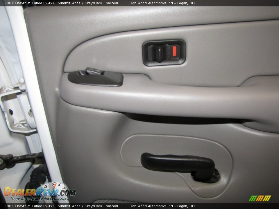 2004 Chevrolet Tahoe LS 4x4 Summit White / Gray/Dark Charcoal Photo #23