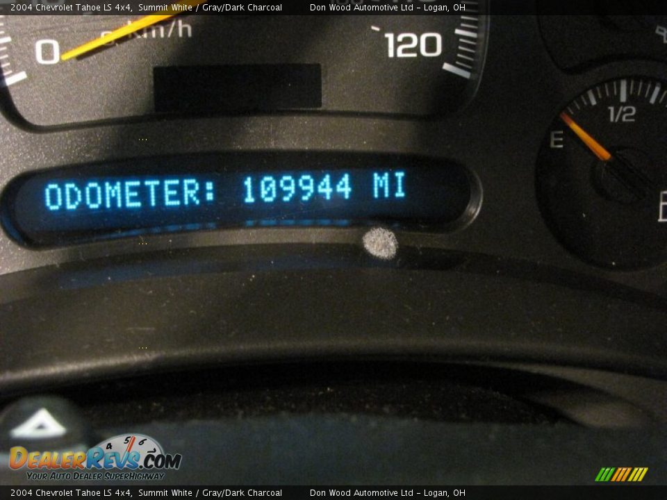 2004 Chevrolet Tahoe LS 4x4 Summit White / Gray/Dark Charcoal Photo #24