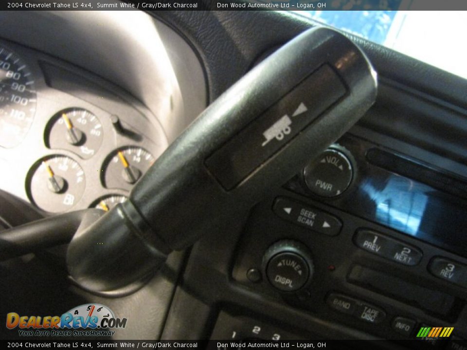 2004 Chevrolet Tahoe LS 4x4 Summit White / Gray/Dark Charcoal Photo #27