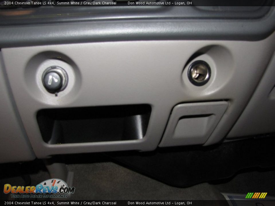 2004 Chevrolet Tahoe LS 4x4 Summit White / Gray/Dark Charcoal Photo #31