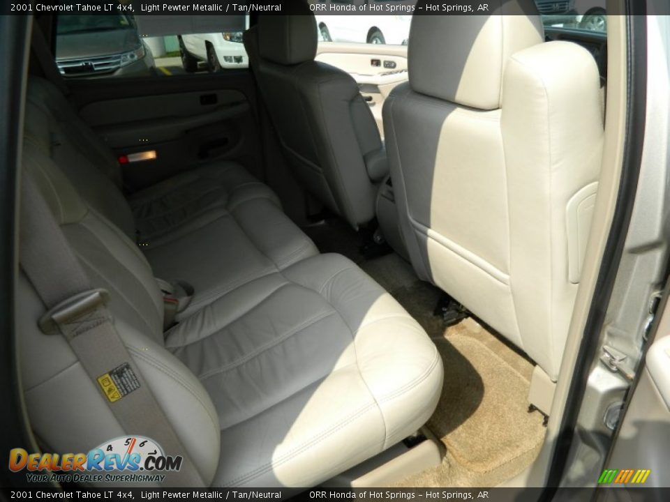 2001 Chevrolet Tahoe LT 4x4 Light Pewter Metallic / Tan/Neutral Photo #15