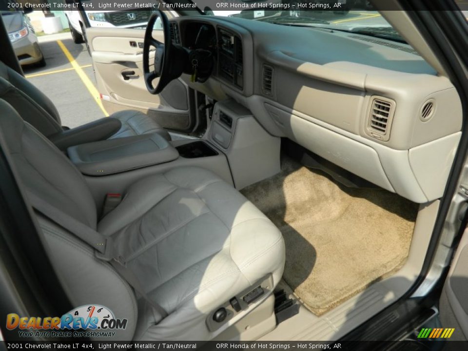 2001 Chevrolet Tahoe LT 4x4 Light Pewter Metallic / Tan/Neutral Photo #16