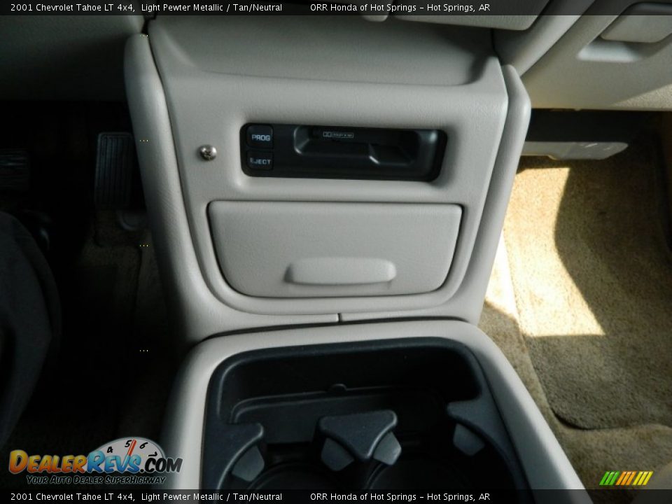 2001 Chevrolet Tahoe LT 4x4 Light Pewter Metallic / Tan/Neutral Photo #19