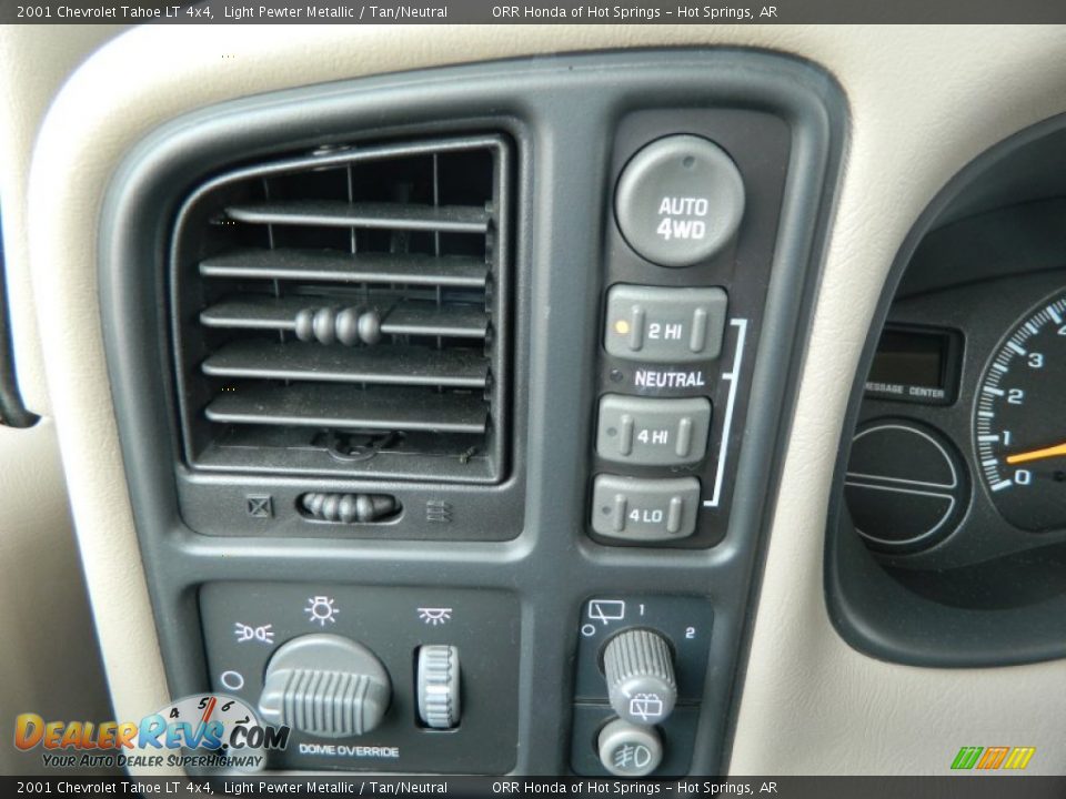 2001 Chevrolet Tahoe LT 4x4 Light Pewter Metallic / Tan/Neutral Photo #21