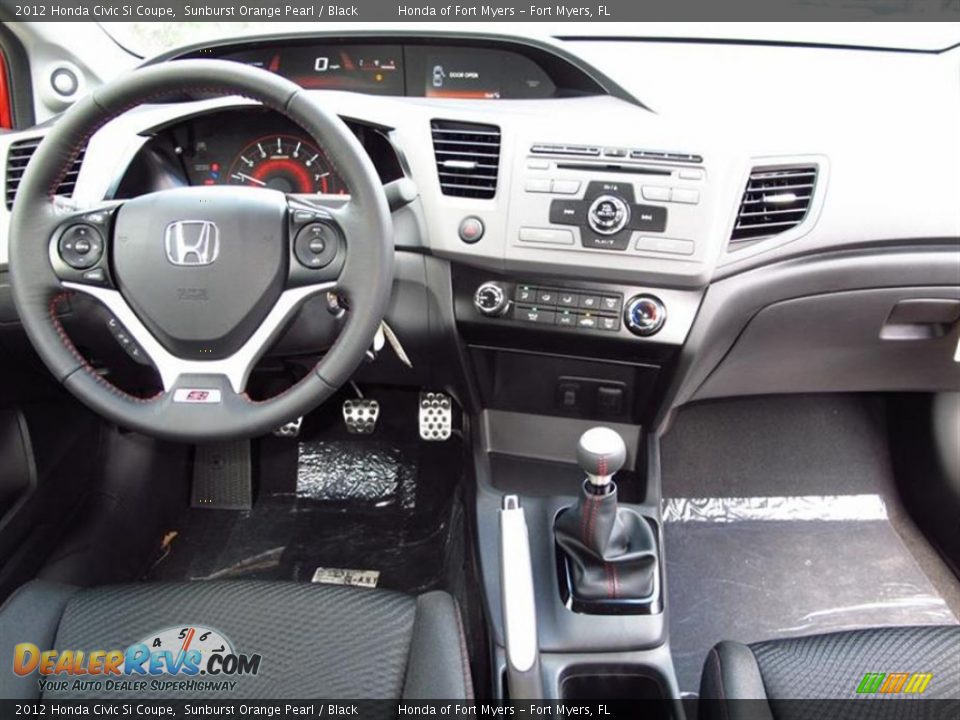 Dashboard of 2012 Honda Civic Si Coupe Photo #4