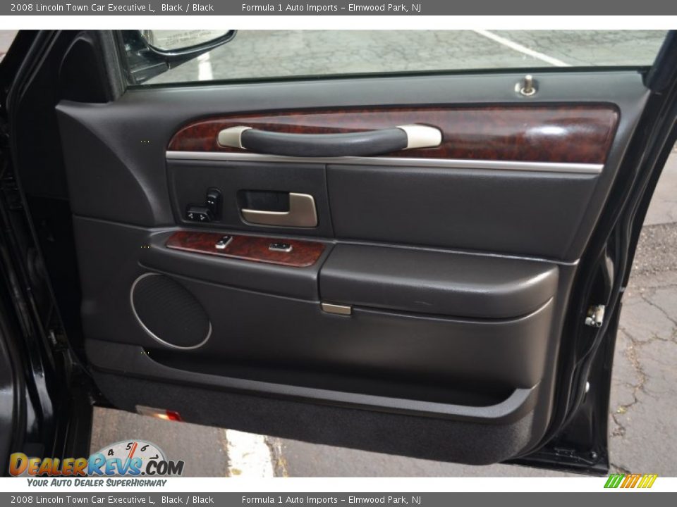 Door Panel of 2008 Lincoln Town Car Executive L Photo #21
